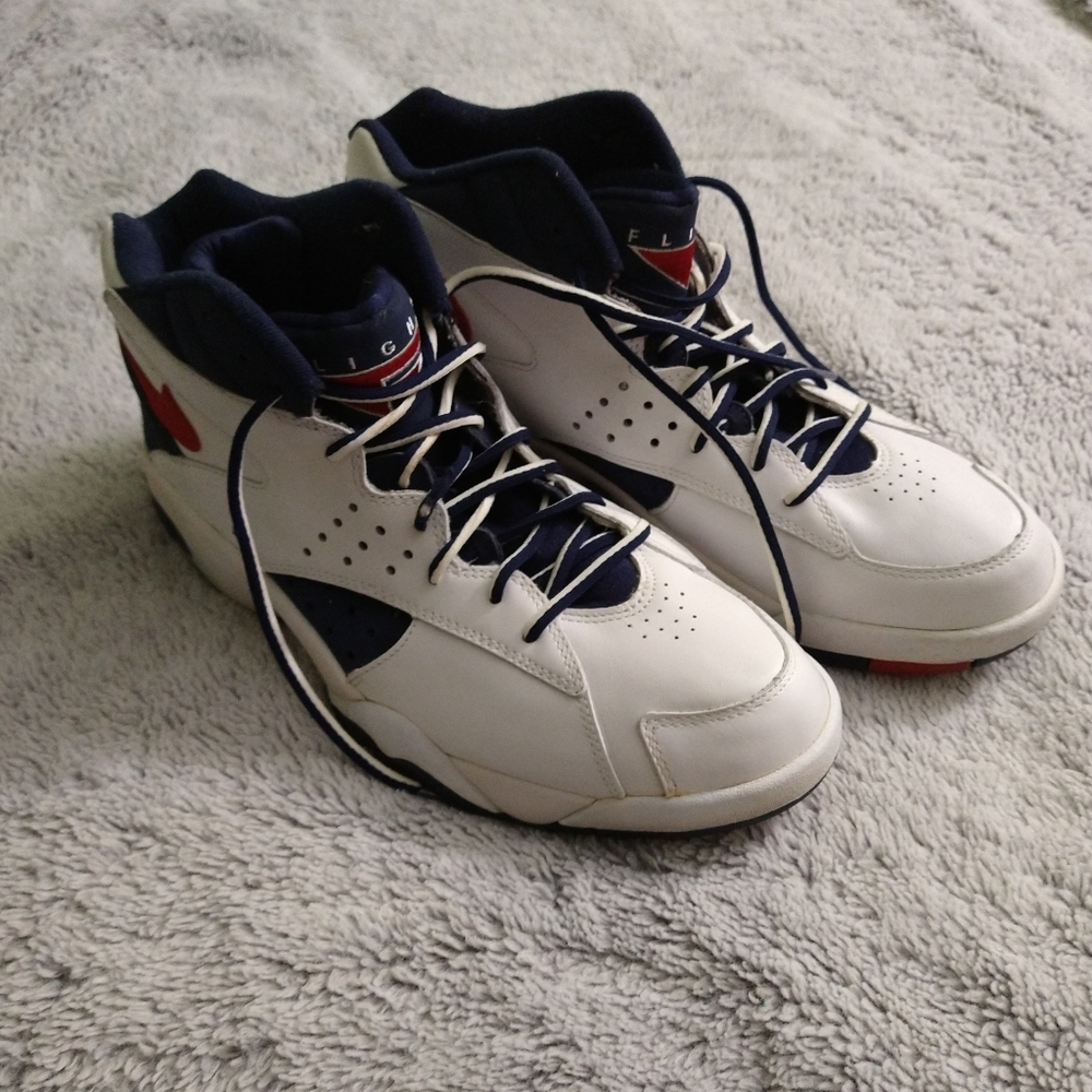 Men's Nike Air Maestro 2 high basketball shoes